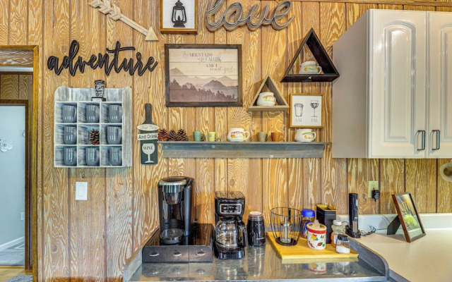 2 Mi to Dtwn: Home w/ Deck & Grill in Payson