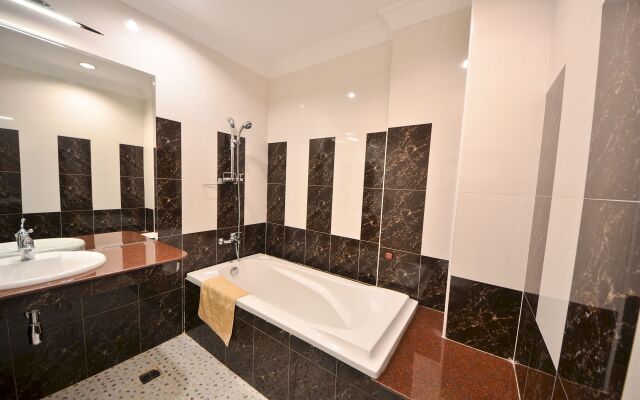 Golden House International Hotel