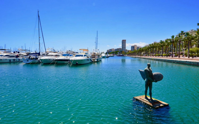 Attractive City Center Apartment