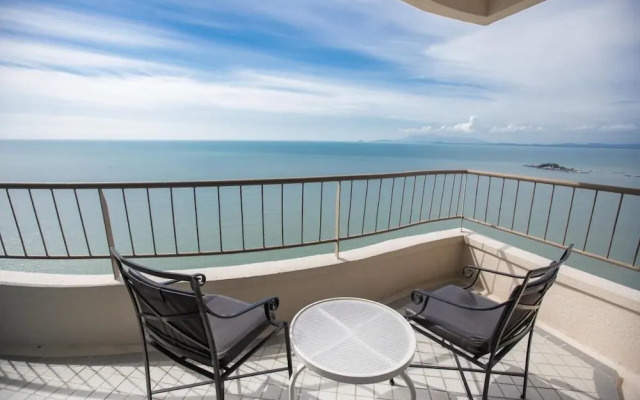 Rainbow Paradise Beach Resort by LWE