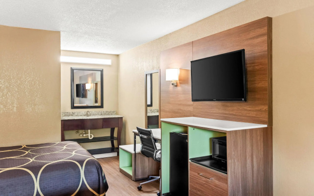 Super 8 by Wyndham Cincinnati/Springdale OH