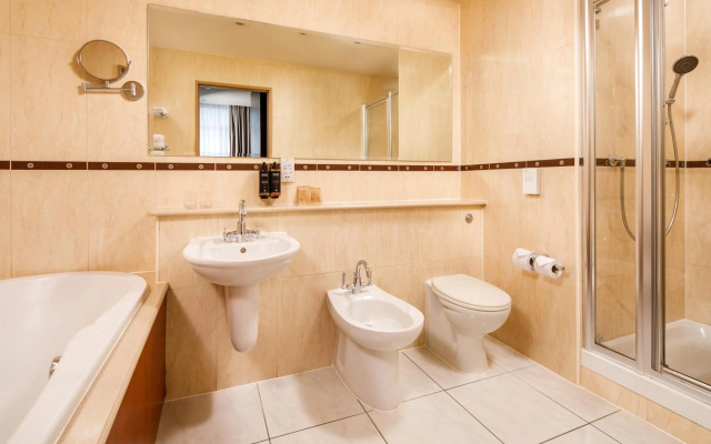 Holland House Hotel Cardiff By Sunday