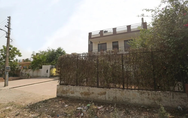 Homeystay Comfort By OYO Rooms