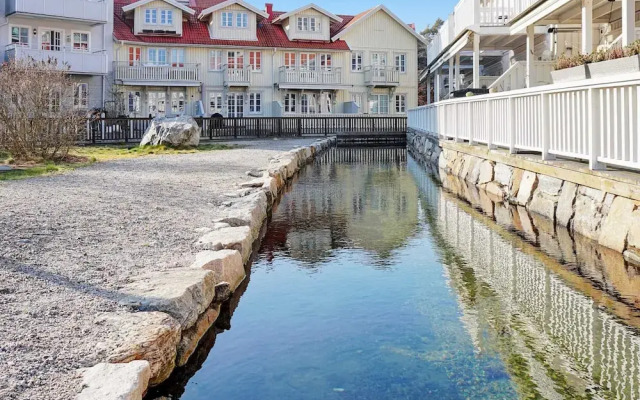 7 Person Holiday Home in Stromstad
