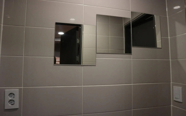 Zzzip Guest House - Hostel