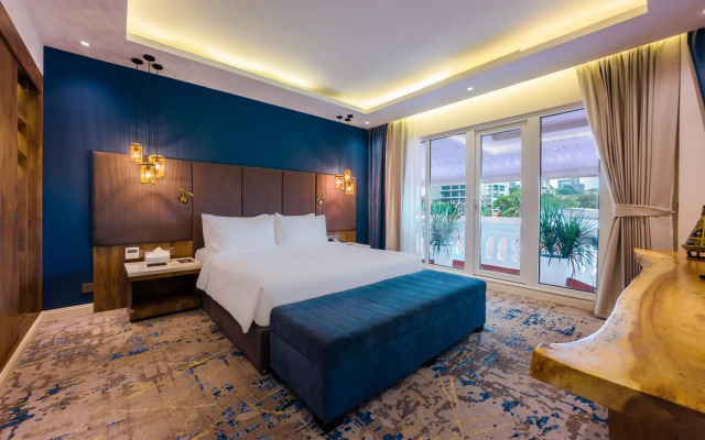 Queenco Hotel & Casino