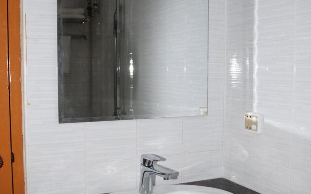Golden Dream Hotel