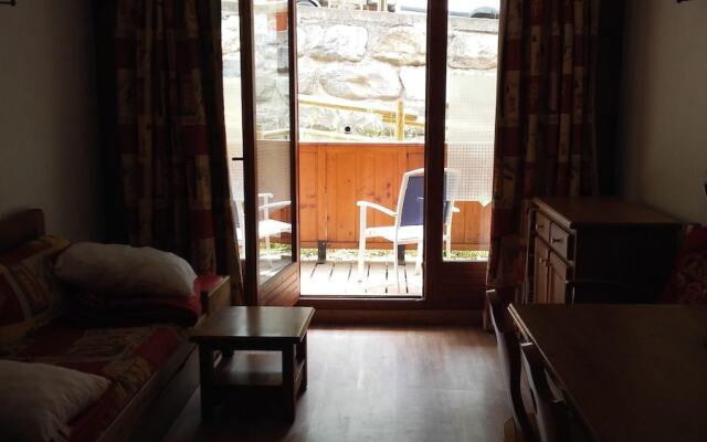 2 Rooms 4 People 2 Exposed East