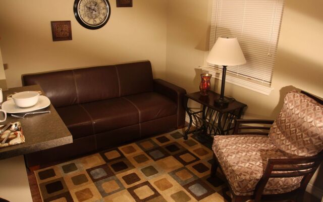 Eagle's Den Suites Cotulla a Travelodge by Wyndham