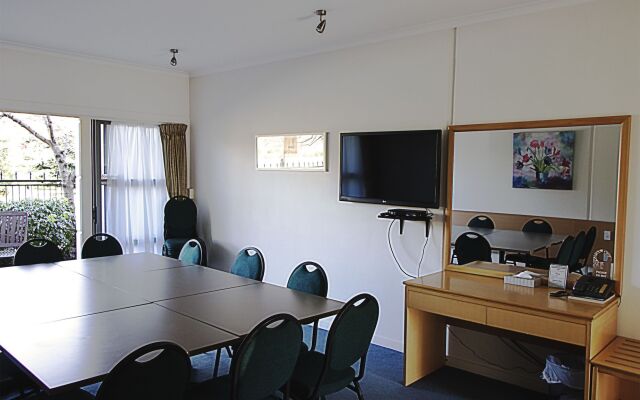 Saxton Lodge