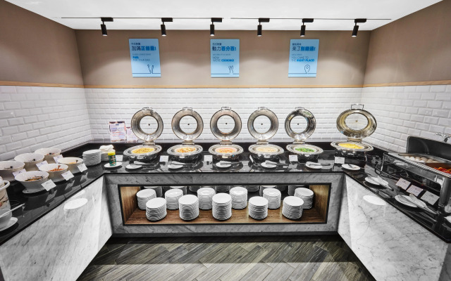 Holiday Inn Express Kaohsiung Love River by IHG
