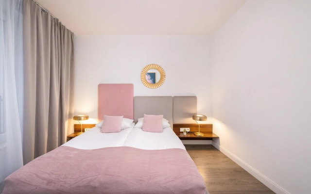 Elegant Apartment in Cracow by Renters