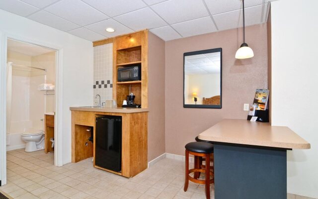 Super 8 by Wyndham Hayward WI