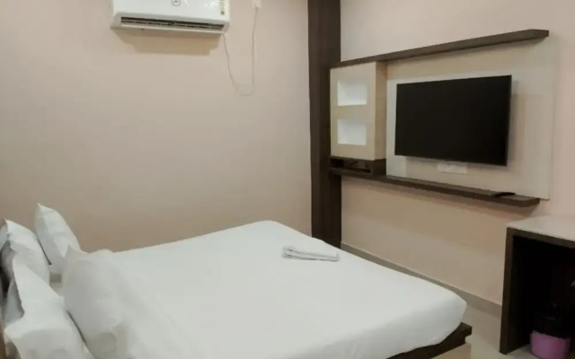 Goroomgo Akay guest house Varanasi