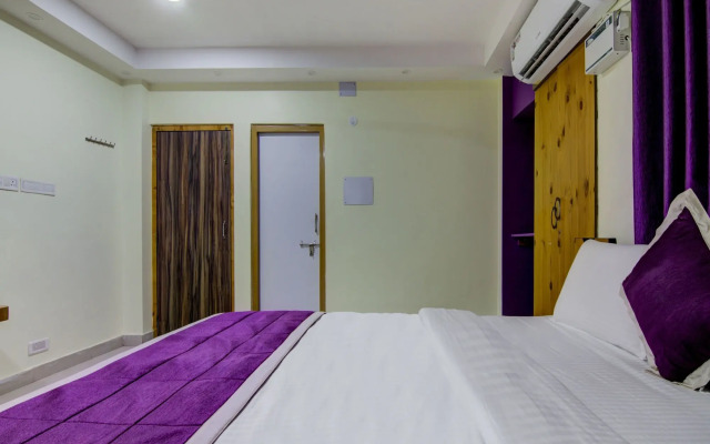 OYO 12812 Four Seasons Villa
