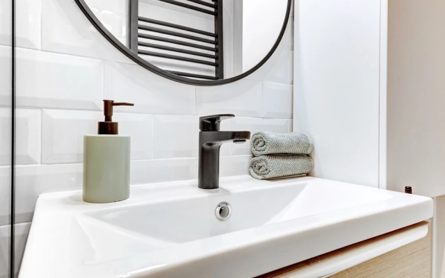 Chic 1BR by Eiffel Tower & Champ de Mars