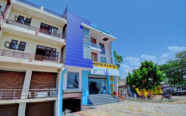 OYO 81074 Hotel Rj 21-18