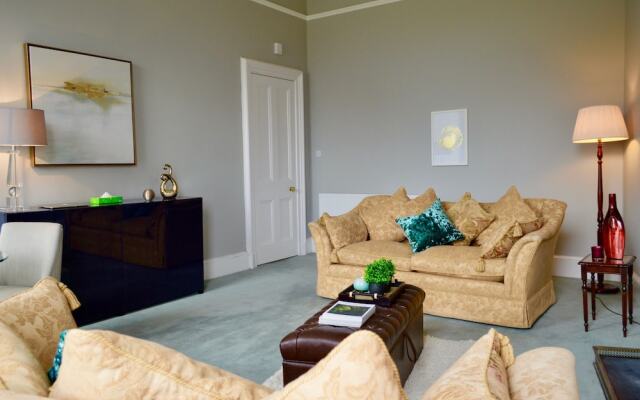 West End 2 Bedroom Georgian Apartment