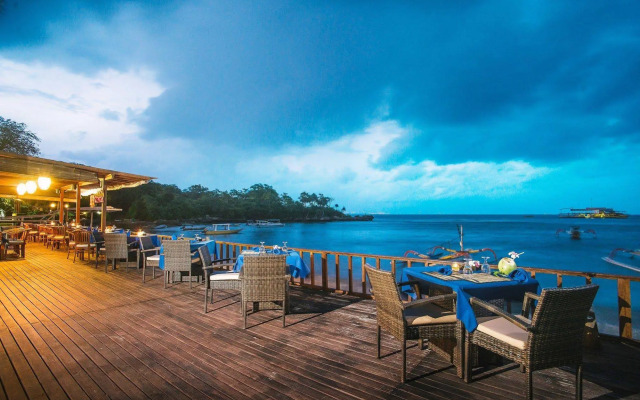 Lembongan Bay Shore Huts