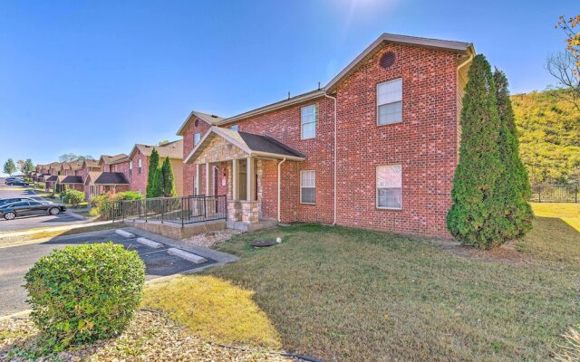 Branson Condo w/ Balcony: Near Silver Dollar City