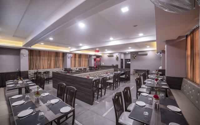 FabHotel Dawat Inn Waluj BK