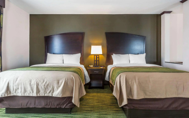 Comfort Inn & Suites Moore - Oklahoma City