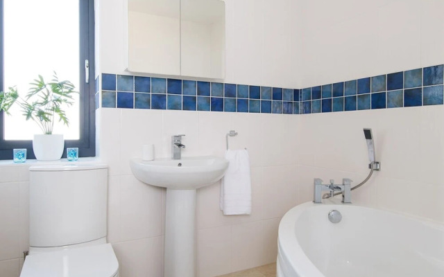 The Sea House - Ultimate Seafront Living Sunsets