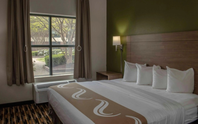 Quality Suites Lake Wright - Norfolk Airport