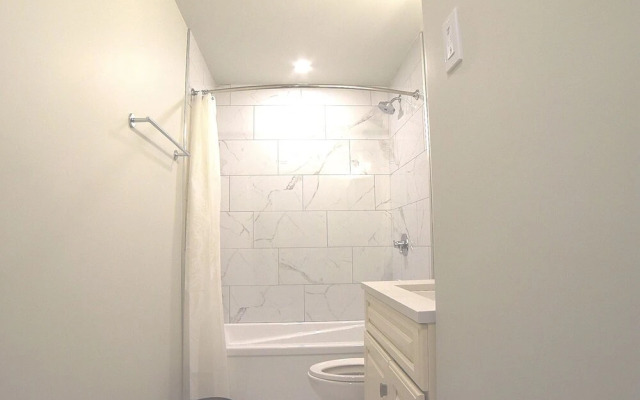 Aurora Deluxe Vacation Guest House