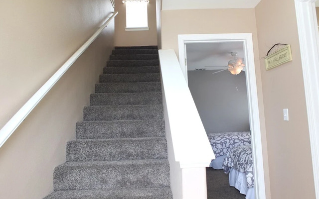 618 Airpark 2 Bedroom Condo by Redawning