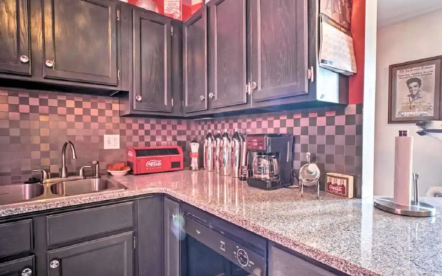 Presley's Penthouse 2BR Branson Resort Condo