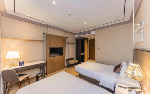 Yitel Premium (Shanghai Wujiaochang Metro Station)