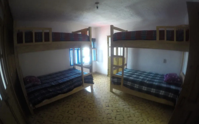 Mochileros Eco Hostal - Hostel