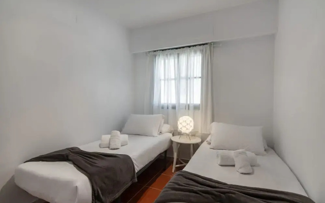 Sea-view Apartment for 7