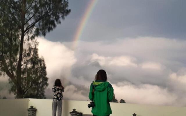 Bromo Otix Guest House