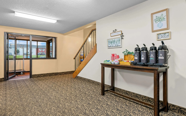 Super 8 by Wyndham Alexandria MN