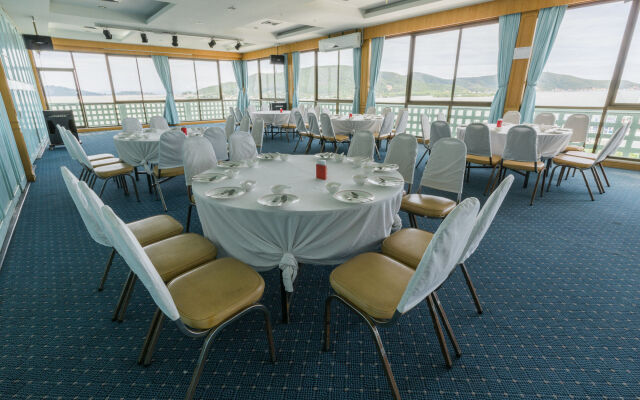 Lake Inn Hotel
