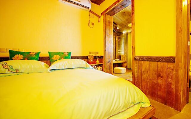 Dielianhua Cowherd Inn Zhangjiajie