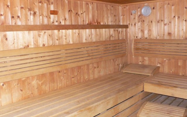 Hotel Meran Hallenbad & Sauna