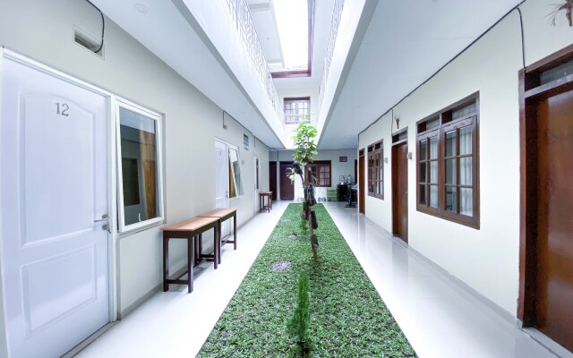 RedDoorz @ Simpang Borobudur