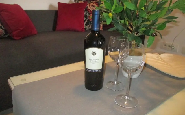 Wine One Bedroom Apartment -28