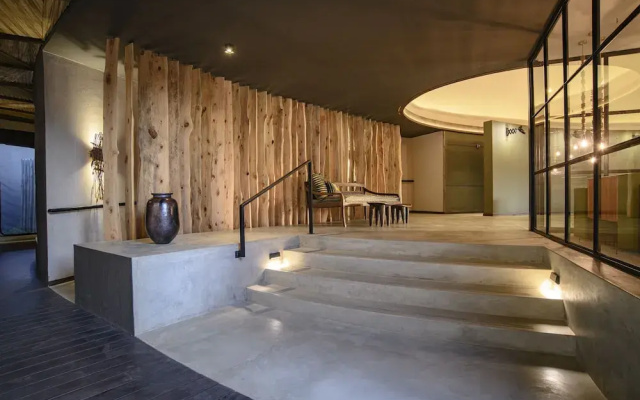 Madwaleni River Lodge - Babanango Game Reserve