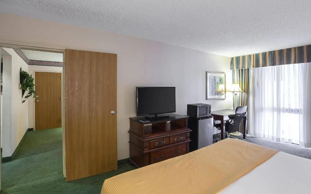 Clarion Hotel Desoto