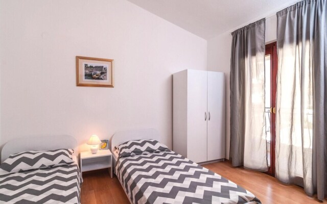 Awesome Home in Omis With Wifi and 6 Bedrooms