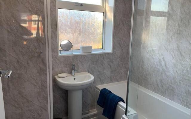 Modern fully refurbished 3 bedroom home