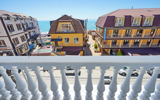 Отель на море Парус