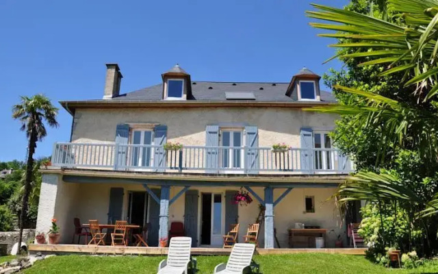 Chambres d'Hôtes Aux Pieds des Pics