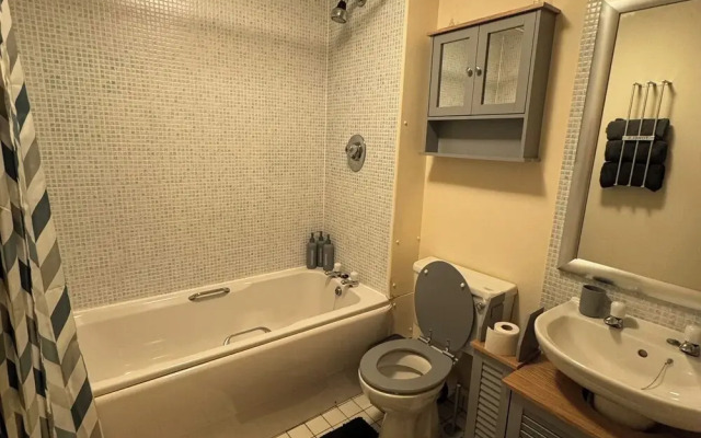 Spacious 2-bed Flat Next to Piccadilly Station