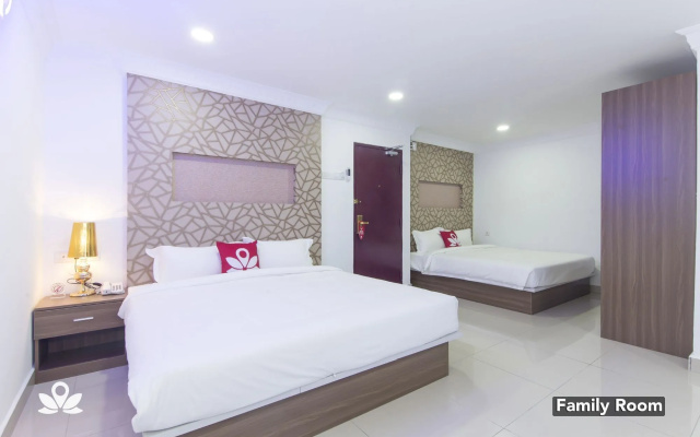 Poorna Hotel