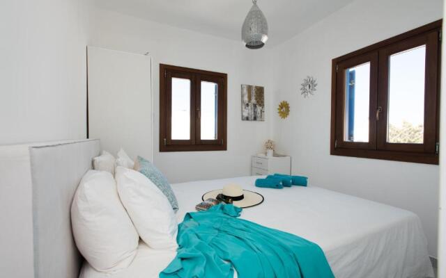 Olive Tree, Mykonos Town Apartment With Pool